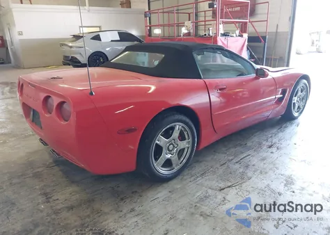 1998 Chevrolet Corvette z USA, uszkodzony, nr VIN 1G1YY32G6W5127251